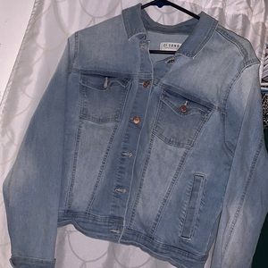 Light jean jacket 🤎